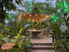 -茅草房·河畔园林火锅