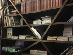 -钟书阁(松江泰晤士小镇店)