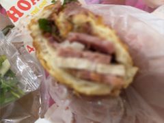 -Bánh Mì Huynh Hoa