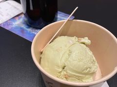 开心果烤榛子碎-LUNEURS月乐诗·法式冰淇淋(北外滩来福士广场店)