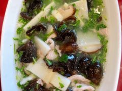 -侬佳蒸菜馆(听潮店)