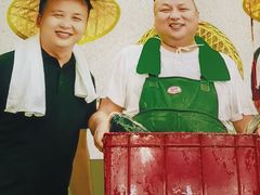 -爱你您·自家鱼塘·活水喷泉鱼火锅(八里店)
