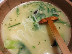 秀才米线-茶花妹子云南餐厅(传媒大学店)