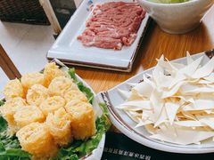 -毛辣果·贵州红酸汤牛肉火锅(西单店)