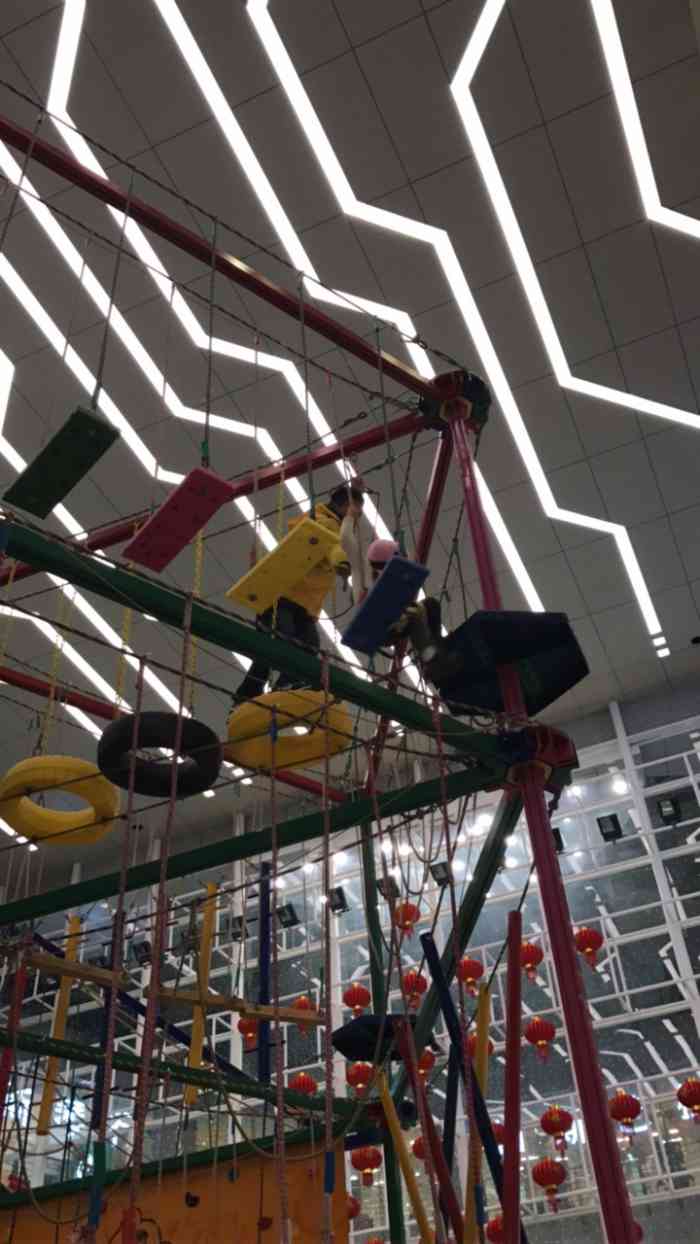 哈你小孩运动乐园(兆丰店)-"圈钱呢吧,哈你在中山公园开了没三个月吧?