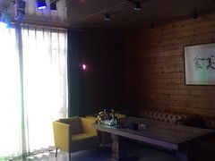 -乌托邦轰趴日租聚会别墅(先生的院子店)