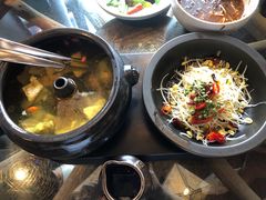 -云海肴·汽锅鸡·云南菜(天山百盛优客店)