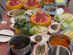 -四囍码头海鲜烧烤自助火锅(外滩南京东路悦荟广场店)