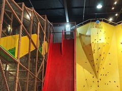 -极限Jump蹦床·新潮玩运动世界·室内乐园·团建·派对中心