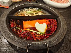 -宽板凳老灶火锅(台湾街店)