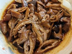 -老鼎万春卤菜(五代传承创始老店)