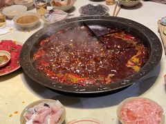 -渝嘴小老弟老火锅(华新村店)