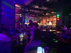 -UP嘻哈酒吧(粉巢店)