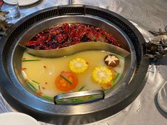 红油麻辣鸡汤鸳鸯锅底-红辣椒·川菜·火锅(张杨路店)