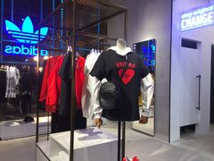 -阿迪达斯(武林银泰三叶草店)