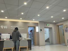 -上海大学附属上海和平眼科医院