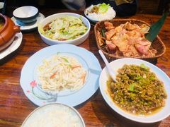 -老滇山寨•云南特色菜•地方菜•民族风情歌舞表演(金碧店)