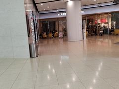 -星巴克臻选(莘庄仲盛店)