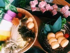 -湊湊火锅·茶憩(杭州湖滨银泰in77店)