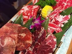 黑牛六拼-明洞阿姨·韩式酱蟹烤肉·创意料理(三元桥店)