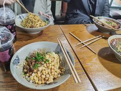 -丁丁猫重庆小面(徐州路店)