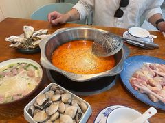 -老何家后安粉·糟粕醋海鲜火锅(三亚湾椰梦长廊店)