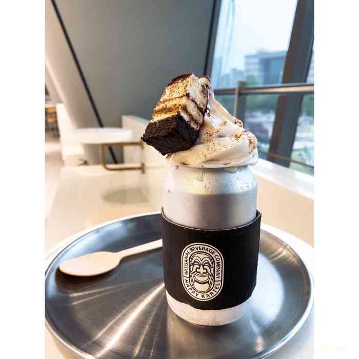 happy kartel(仲盛世界商城店)-"此刻,点了一杯冰美式,点单的时候服务