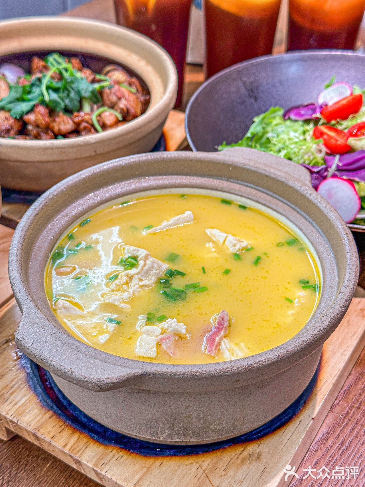 来王府井一定要尝尝他家的砂锅煲 逛街逛累了