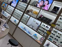 -光华眼科配镜中心·蔡司·尼康·依视路授权店
