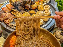 -围炉肉舍•炭烤活鳗•丹东海鲜烤肉(步行街店)