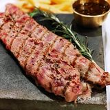 姐妹情[爱心]在红酒与牛排之间