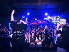 -UP嘻哈酒吧(粉巢店)