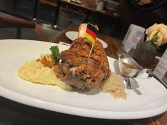 -1886德国汽车餐厅(外滩十六铺码头店)