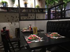 大堂-8锅臭臭锅·正宗台湾小火锅(中心五路店)