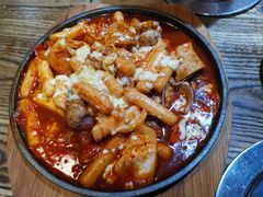 海鲜芝士炒年糕-MI WU FACTORY米屋美食工厂餐厅(绿地店)