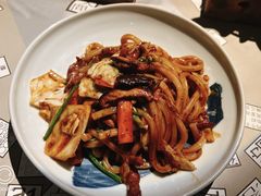 -穹六人间 people 6(岳阳路店)