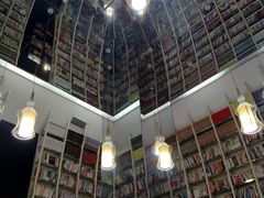 -钟书阁(松江泰晤士小镇店)