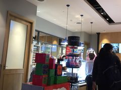 -巴黎贝甜(大宁国际商业广场店)