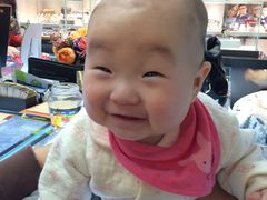 -黄益静眼镜行