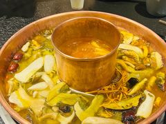 -菌自由丨野生菌火锅特色庭院餐厅(丽江古城店)