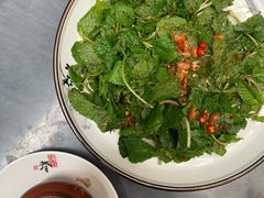 水豆豉拌薄荷-蔼若春.传承三十年云南菜(金碧公园店)