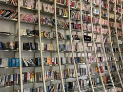 -钟书阁(松江泰晤士小镇店)