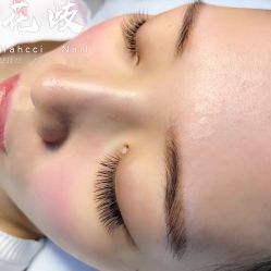 -花岐款式专研健康美甲沙龙