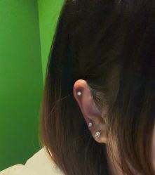 -AI艾耳·专业手工耳洞·穿孔美学馆