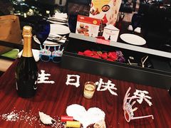 -香格里拉鱼跃地中海西餐厅·牛排披萨