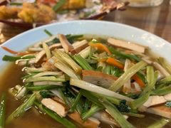 水芹炒豆干-双塔老饭店