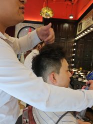 -东方先生国潮男士理发馆