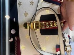 -小飞侠奢侈品回收 寄卖 养护(宝山宝龙广场店)