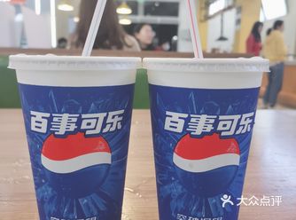 第1张是松园小吃窗口的可乐