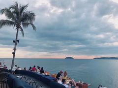 -Sunset Bar(丹绒亚路香格里拉店)